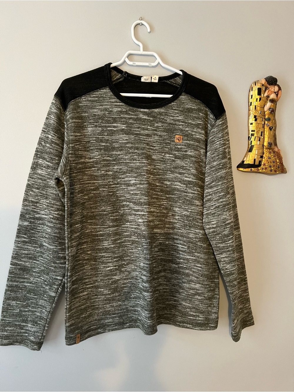 Tentree Green Marled Knit Sweater with black accents size L